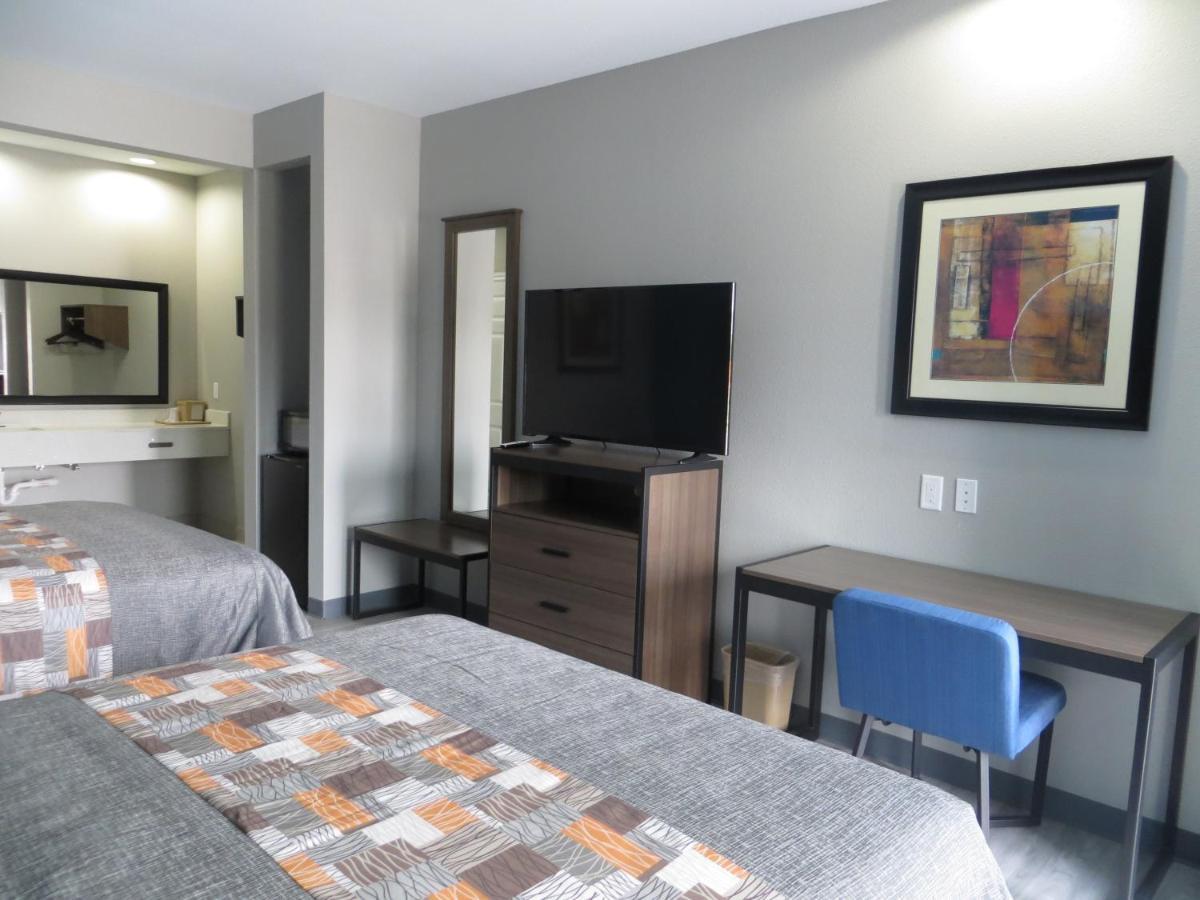 Haven Inn & Suites Willowbrook (Adults Only) Houston Exterior photo