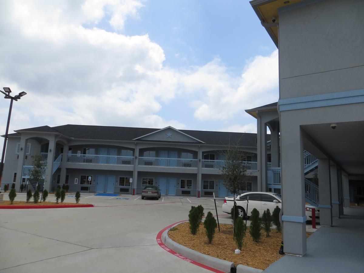 Haven Inn & Suites Willowbrook (Adults Only) Houston Exterior photo