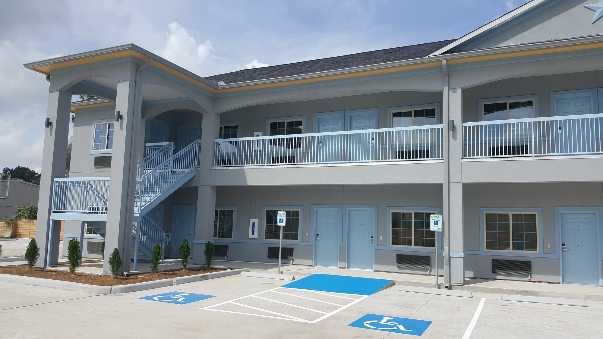 Haven Inn & Suites Willowbrook (Adults Only) Houston Exterior photo