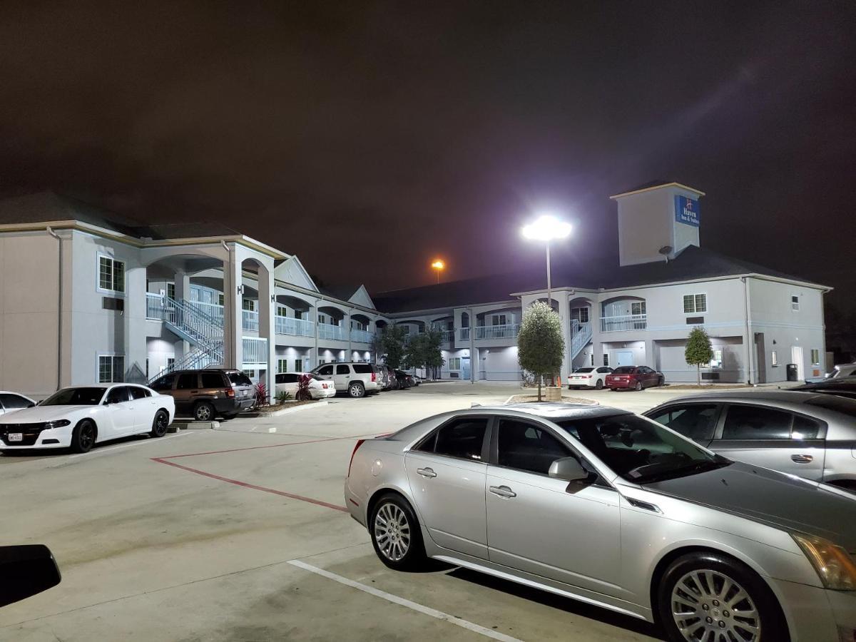 Haven Inn & Suites Willowbrook (Adults Only) Houston Exterior photo